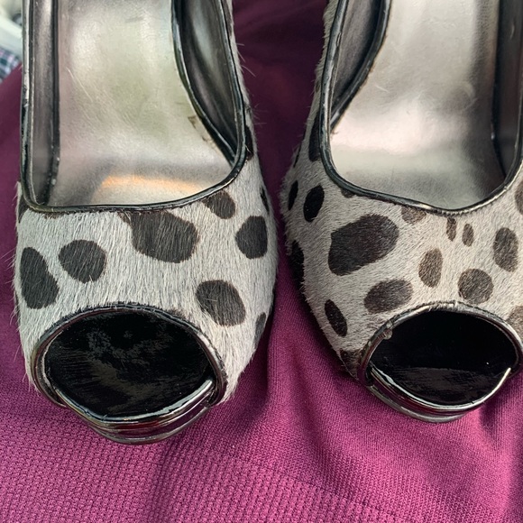 NINE WEST Pony Hair Print Peep Toe Heels 7.5 - Picture 9 of 12